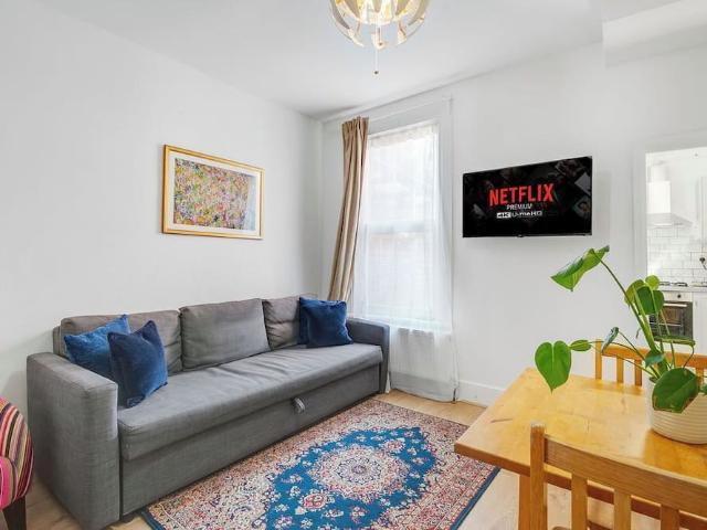 London, N15 5EN, United Kingdom | 3 bed house for rent #148748891 | Rentberry