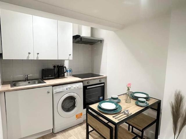 London, N16 7DT, United Kingdom | 1 bed house for rent #147325271 | Rentberry