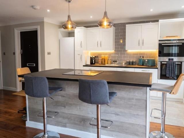 London, N16 7EB, United Kingdom | 3 bed apartment for rent #170781638 | Rentberry