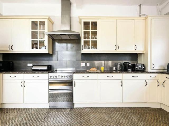 London, N10 3BE, United Kingdom | 4 bed house for rent #170595377 | Rentberry