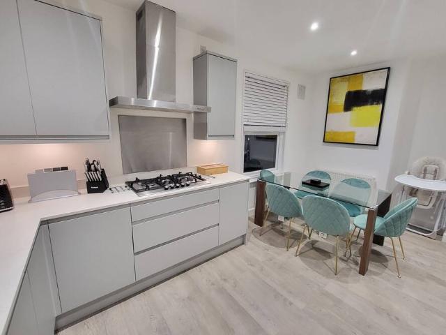London, N12 0BB, United Kingdom | 4 bed apartment for rent #96859099 | Rentberry