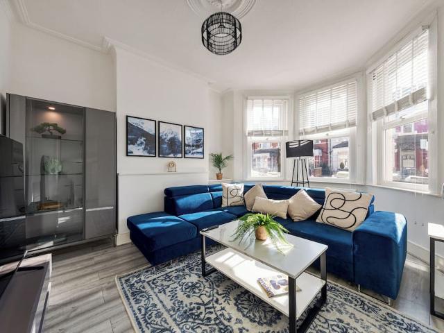 London, N22 6SA, United Kingdom | 4 bed house for rent #147478370 | Rentberry