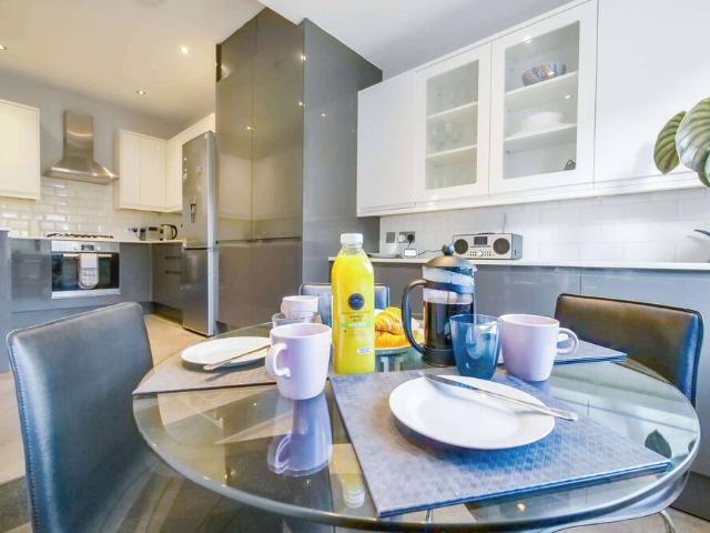 London, N3 3ND, United Kingdom | 3 bed apartment for rent #147708733 | Rentberry