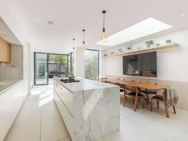 London, N7 0HB, United Kingdom | 5 bed townhouse for rent #175998952 | Rentberry