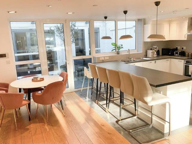 London, N7 9JL, United Kingdom | 3 bed apartment for rent #134694615 | Rentberry