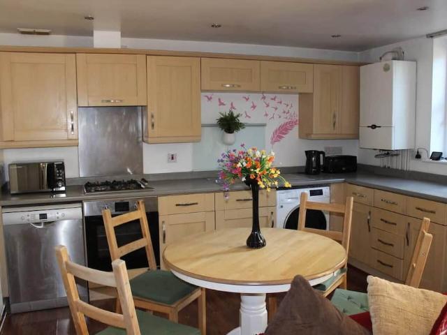 London, N9 9YY, United Kingdom | 2 bed apartment for rent #162707424 | Rentberry