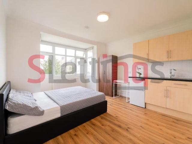 London, NW4 Studio to rent £1,150 pcm £265 pw