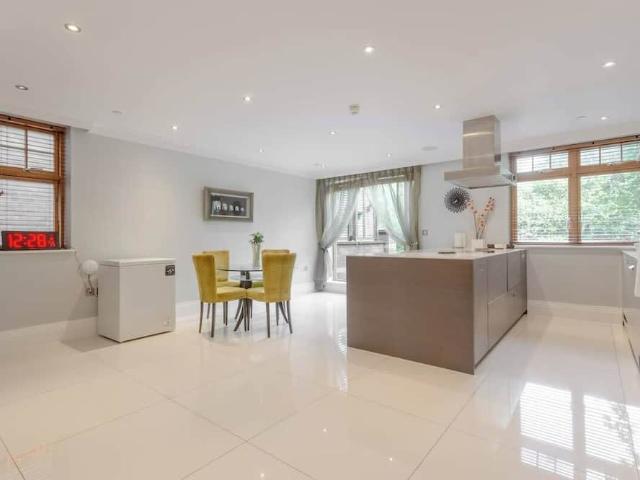 London, NW4 1TL, United Kingdom | 5 bed house for rent #167062460 | Rentberry
