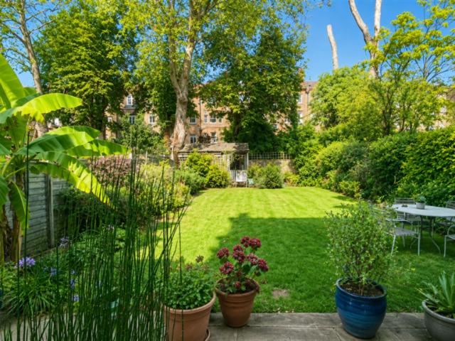 London NW6 3 bed apartment to rent £4,983 pcm £1,150 pw