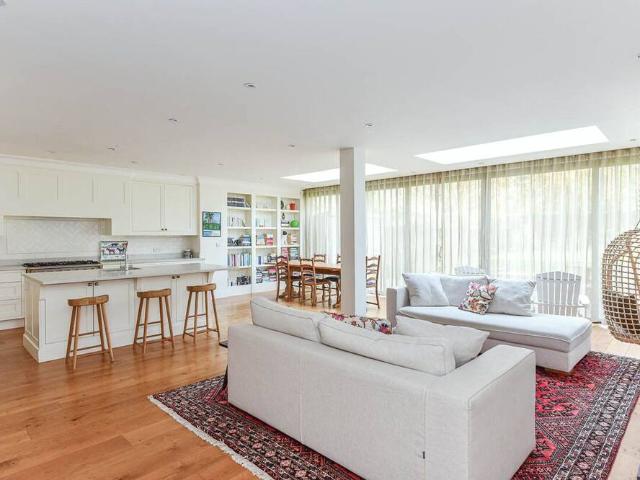 London, NW6 6BA, United Kingdom | 5 bed house for rent #96905615 | Rentberry