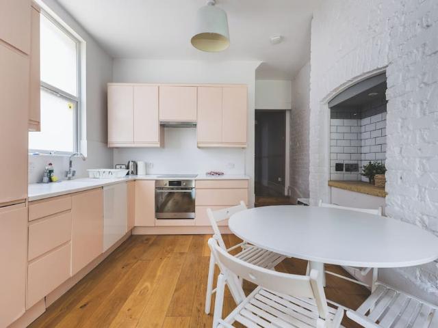 London, NW10 4DG, United Kingdom | 3 bed apartment for rent #96143400 | Rentberry