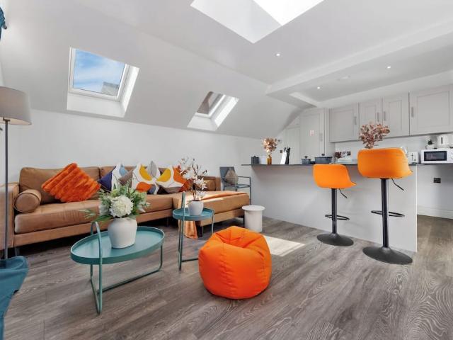 London, NW10 5YP, United Kingdom | 4 bed apartment for rent #172275749 | Rentberry