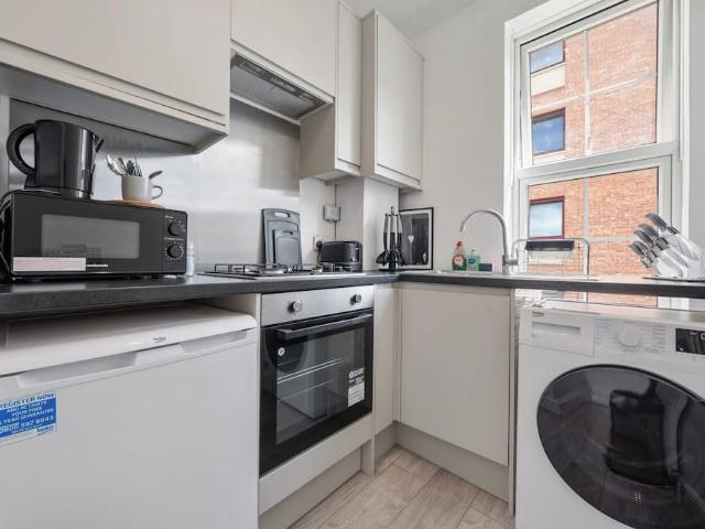 London, NW1 1RX, United Kingdom | 2 bed apartment for rent #130642992 | Rentberry
