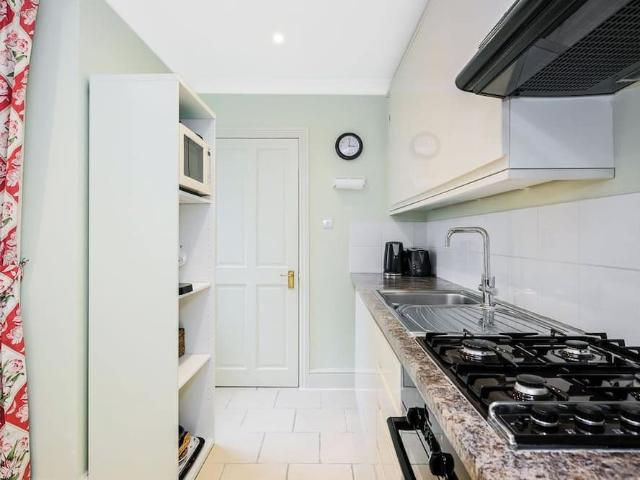 London, NW1 6HU, United Kingdom | 3 bed house for rent #97989564 | Rentberry