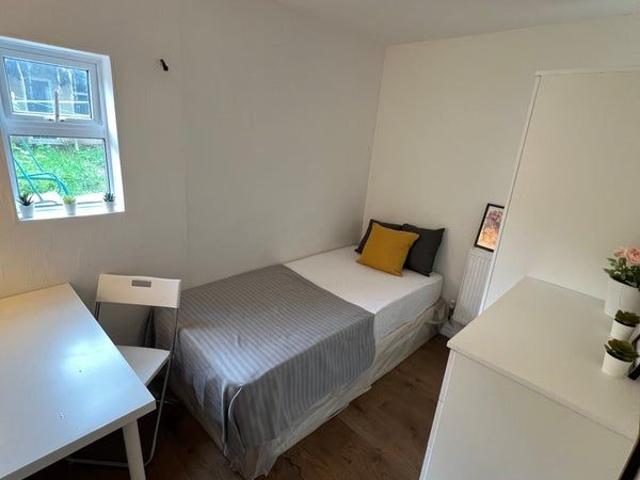 London NW2, 2 bed shared accommodation to rent, £693 pcm | PrimeLocation