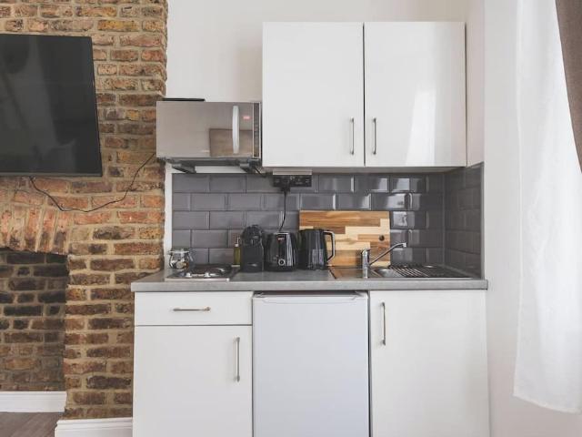 London, NW2 3TN, United Kingdom | Studio apartment for rent #172269129 | Rentberry