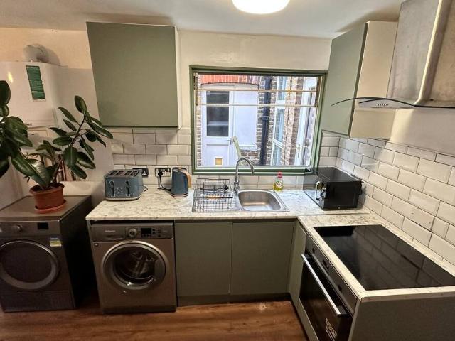 London, NW2 5EE, United Kingdom | 4 bed house for rent #138842016 | Rentberry