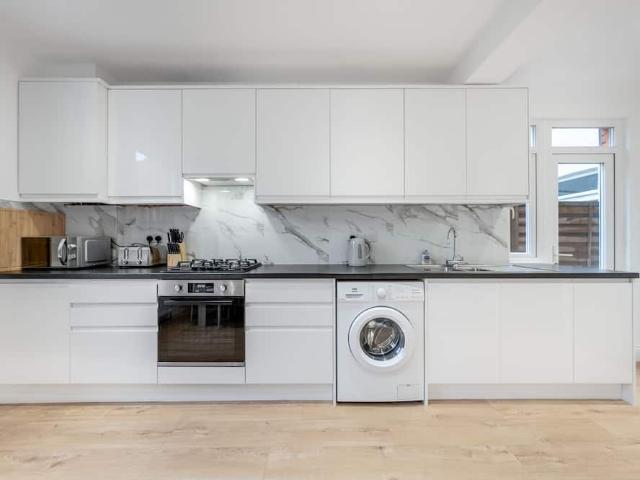 London, NW2 6RY, United Kingdom | 4 bed house for rent #147244104 | Rentberry