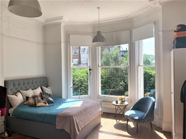 London NW3 Studio to rent £1,885 pcm £435 pw