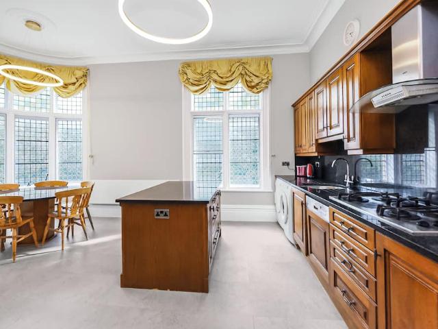 London, NW3 7RG, United Kingdom | 3 bed apartment for rent #175994642 | Rentberry