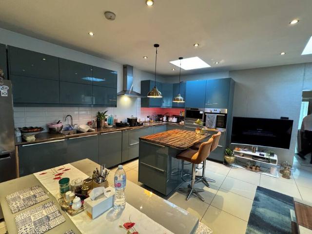 London, SM4 4PE, United Kingdom | 2 bed apartment for rent #134160867 | Rentberry