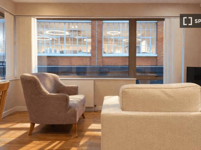 London School of Business Management, 12 Helmet Row, London, EC1V 3QJ, United Kingdom | 1 bed apartment for rent #169791625 | Rentberry
