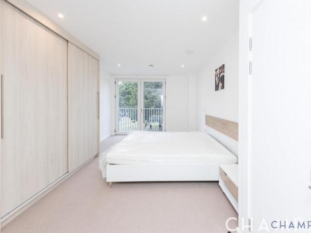 London, SE8 2 bed flat to rent £2,513 pcm £580 pw