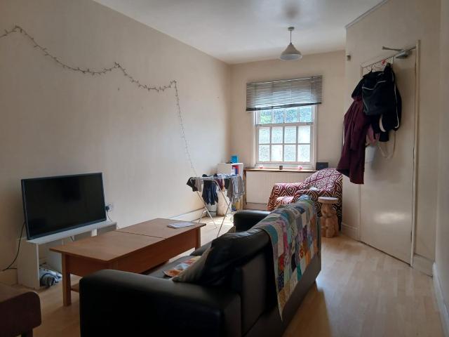London SE8, 4 bed terraced house to rent, £2,800 pcm | PrimeLocation