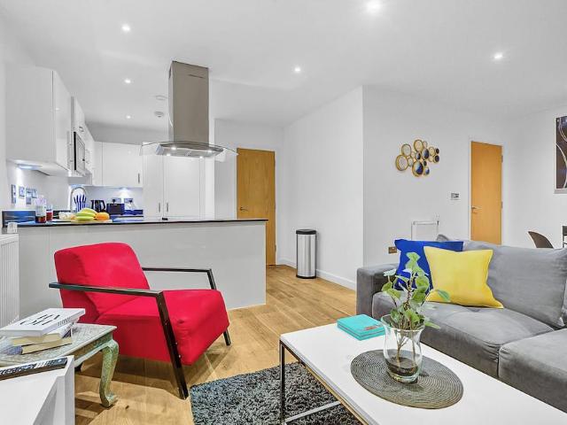 London, SE10 0NH, United Kingdom | 2 bed apartment for rent #147713038 | Rentberry