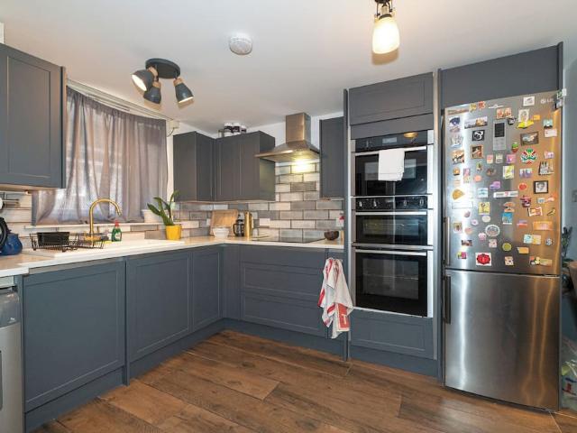 London, SE11 6HY, United Kingdom | 3 bed apartment for rent #168407721 | Rentberry