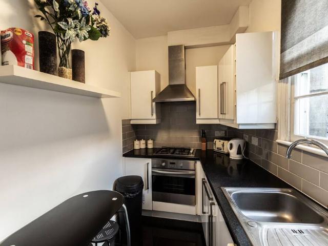 London, SE11 6SF, United Kingdom | 3 bed house for rent #96961491 | Rentberry