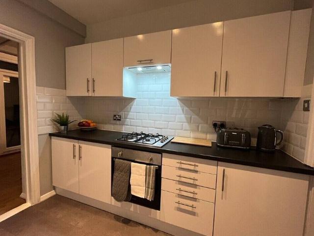 London, SE12 9HY, United Kingdom | 3 bed house for rent #160267856 | Rentberry