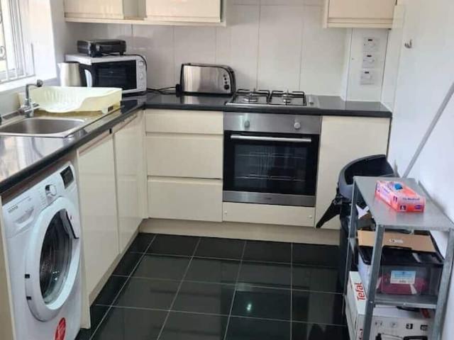 London, SE17 2QS, United Kingdom | 4 bed house for rent #123417971 | Rentberry