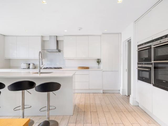 London, SE15 4JD, United Kingdom | 4 bed house for rent #169064799 | Rentberry