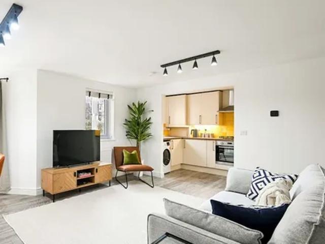 London, SE15 6ED, United Kingdom | 2 bed apartment for rent #163999425 | Rentberry