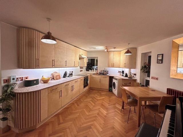 London, SE15 3LJ, United Kingdom | 3 bed apartment for rent #168694557 | Rentberry