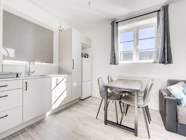 London, SE24 0HJ, United Kingdom | 2 bed apartment for rent #111602082 | Rentberry