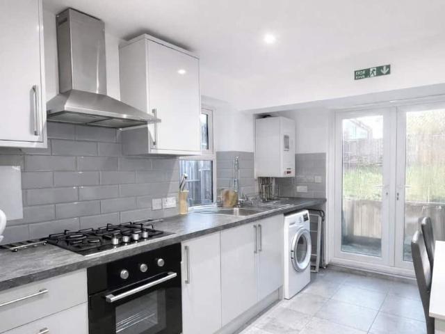 London, SE25 4XT, United Kingdom | 4 bed house for rent #165043334 | Rentberry