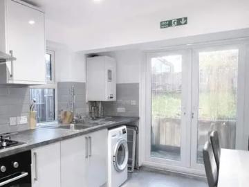 London, SE25 4XT, United Kingdom | 4 bed house for rent #165043334 | Rentberry
