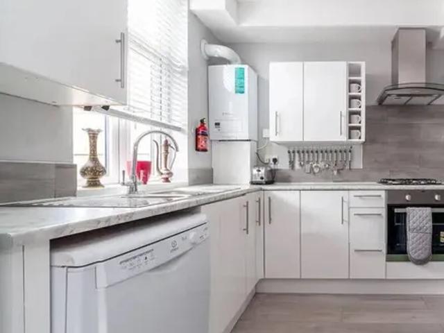 London, SE25 6RB, United Kingdom | 4 bed house for rent #121539175 | Rentberry