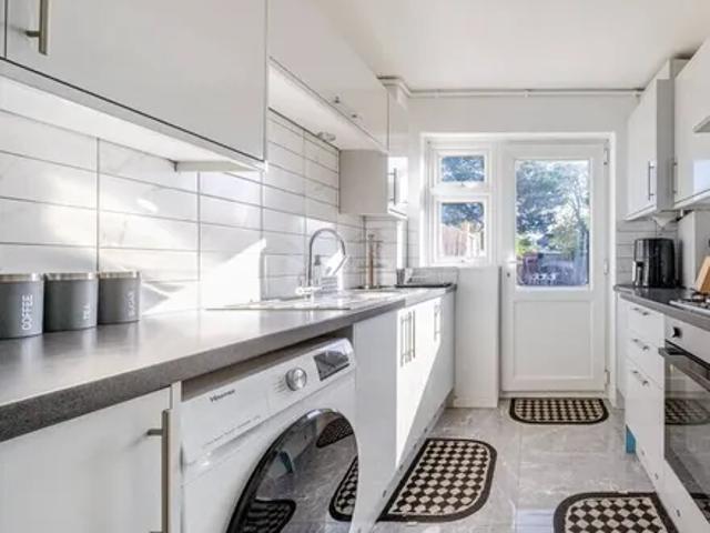 London, SE2 9SW, United Kingdom | 3 bed house for rent #154371440 | Rentberry