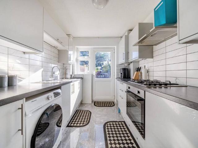 London, SE2 9SW, United Kingdom | 3 bed house for rent #154371440 | Rentberry