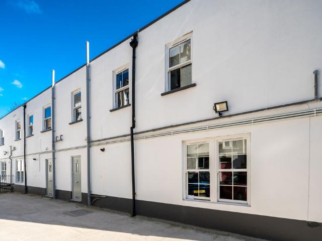 London Stile, London W4, 1 bed terraced house to rent, £1,575 pcm | PrimeLocation