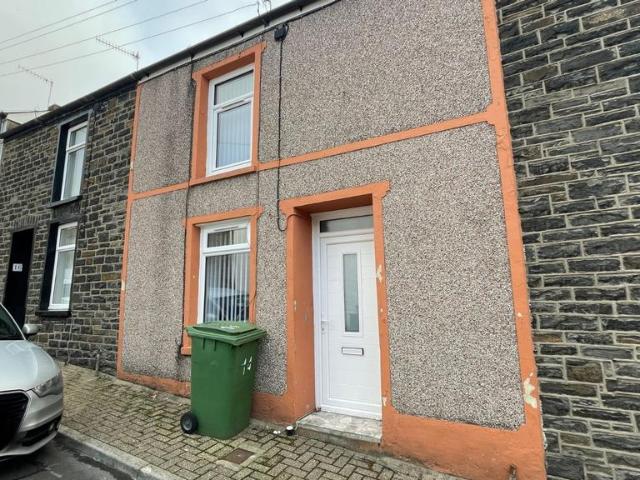 London Street, Mountain Ash, CF45 2 bed terraced house to rent £700 pcm £162 pw