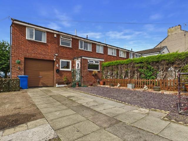 London Street, New Whittington 3 bed semi detached house to rent £1,200 pcm £277 pw