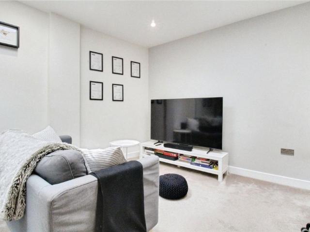 London Street, Basingstoke, Hampshire, RG21