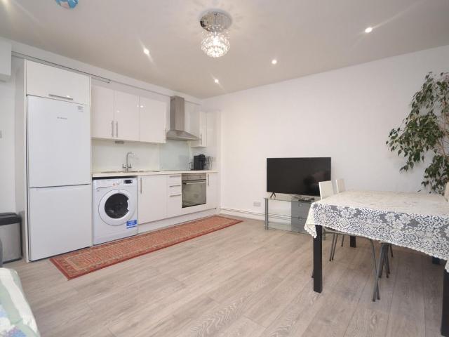 London Street, Reading RG1, 1 bed flat to rent, £1,200 pcm | PrimeLocation