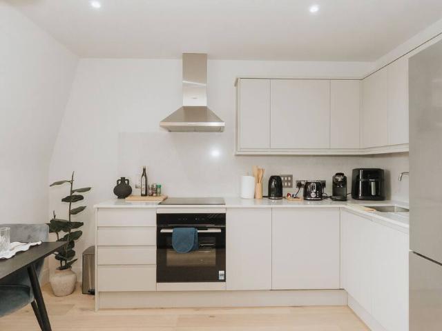 London, SW4 6BE, United Kingdom | 1 bed apartment for rent #172448446 | Rentberry
