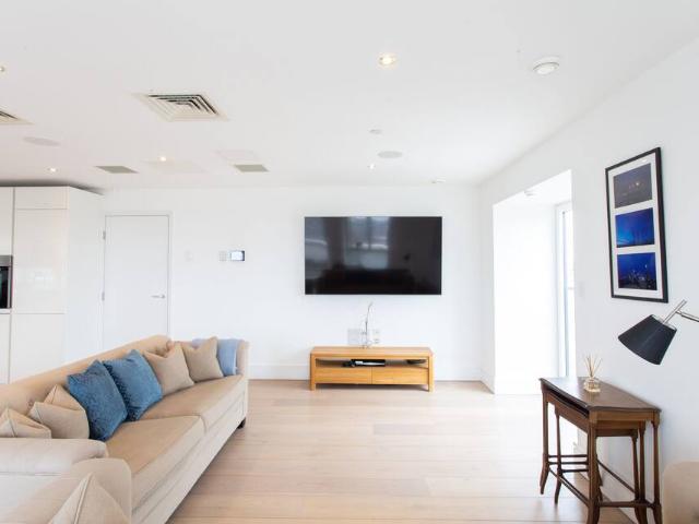 London, SW4 7EB, United Kingdom | 2 bed apartment for rent #97237650 | Rentberry