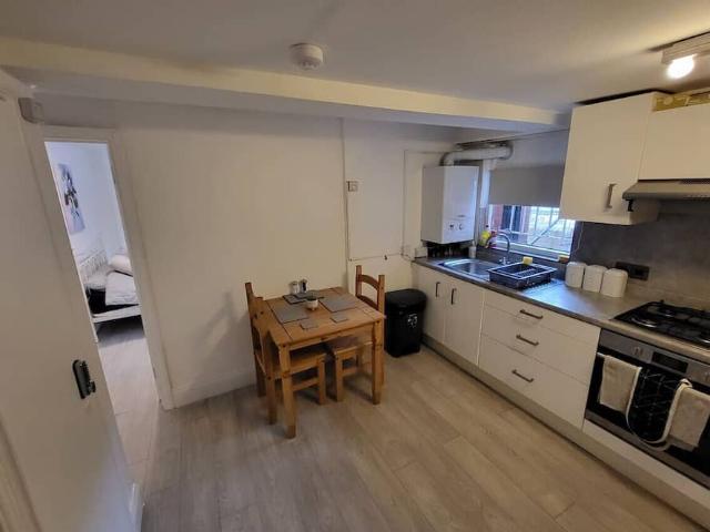 London, SW4 9DG, United Kingdom | 2 bed apartment for rent #160296708 | Rentberry
